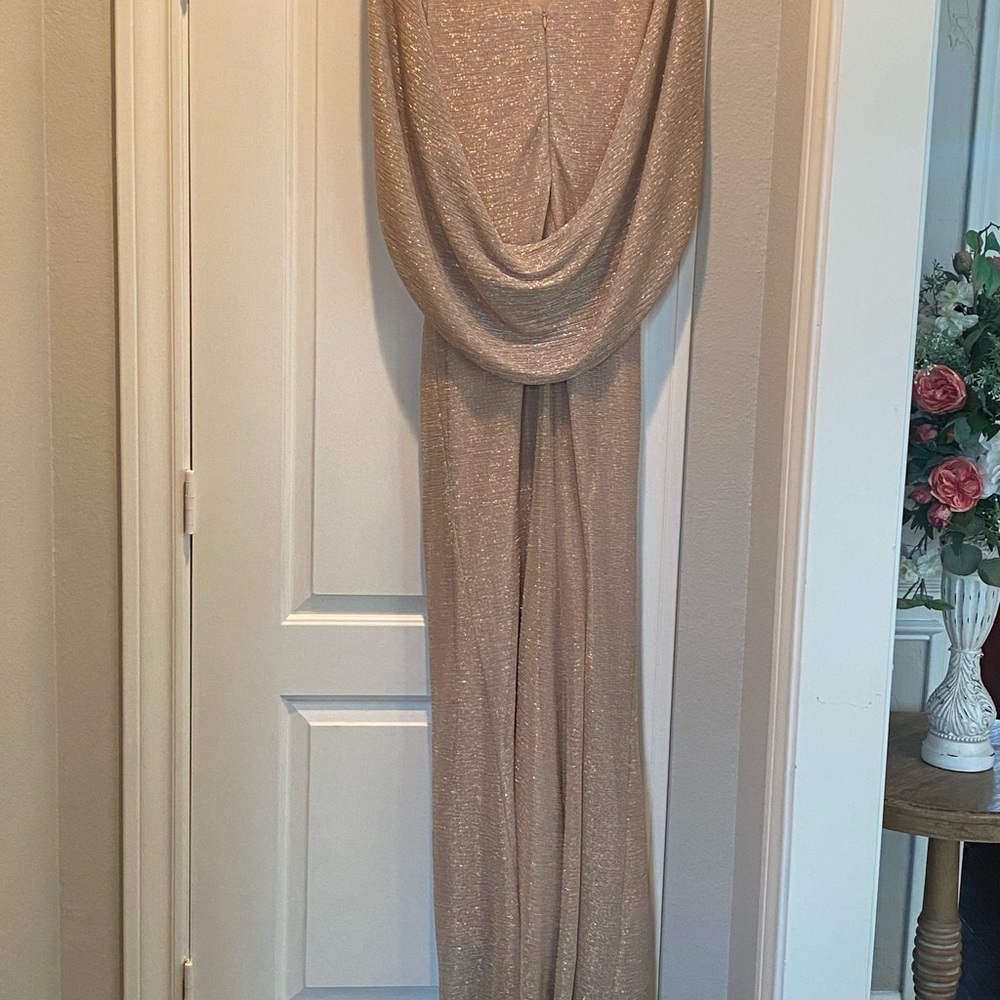 Classy And Elegant With Beautiful Lines.Worn For … - image 3